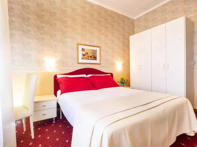 media.camera-elite1 1