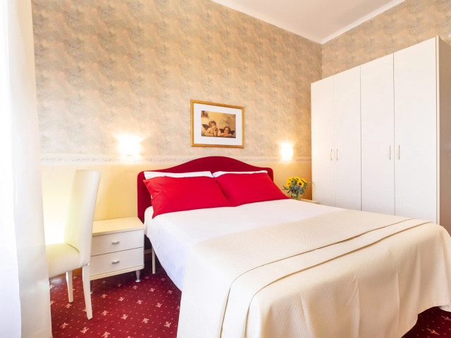 media.camera-elite1 1