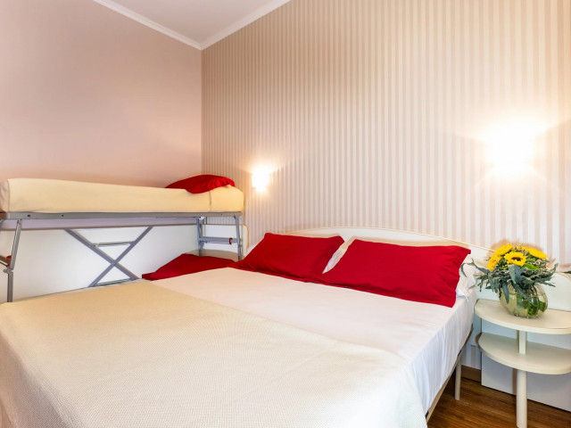 media.camera-elite 1