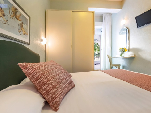 media.camera-prestige1 1